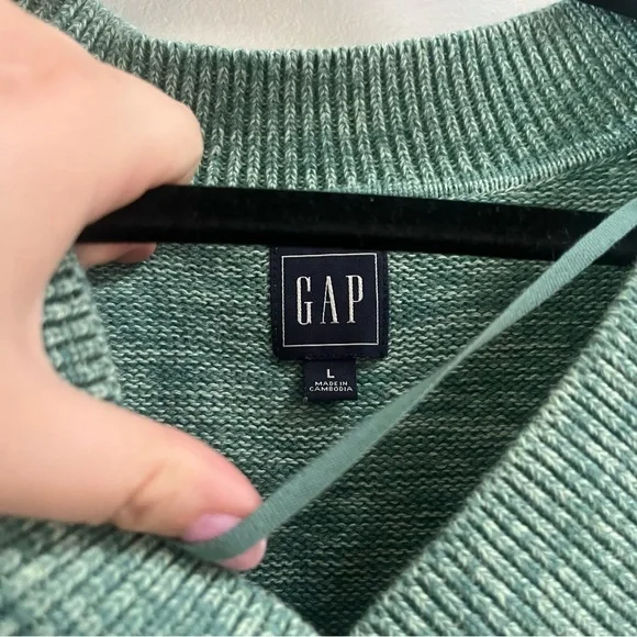 Gave To A.Mointjoy 100% cotton green gap sweater BIN1 - Picture 2 of 4